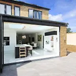 Large 4 Bed Lux House