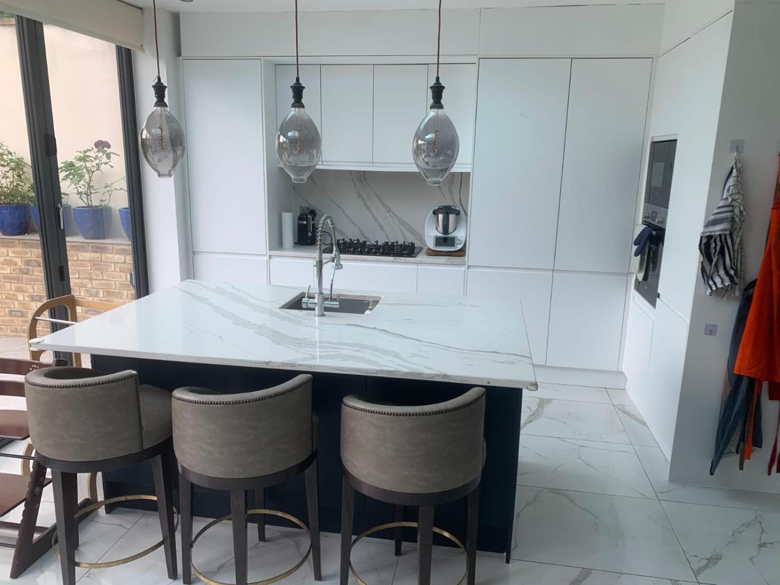 Large 4 Bed Lux House