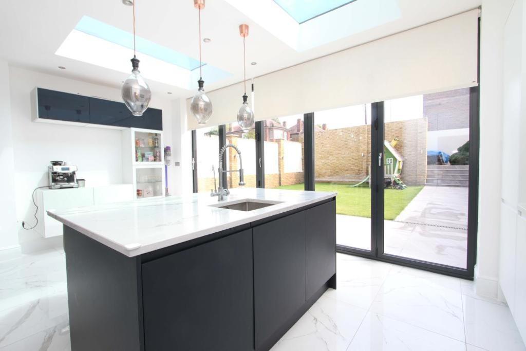 Large 4 Bed Lux House Holiday home
